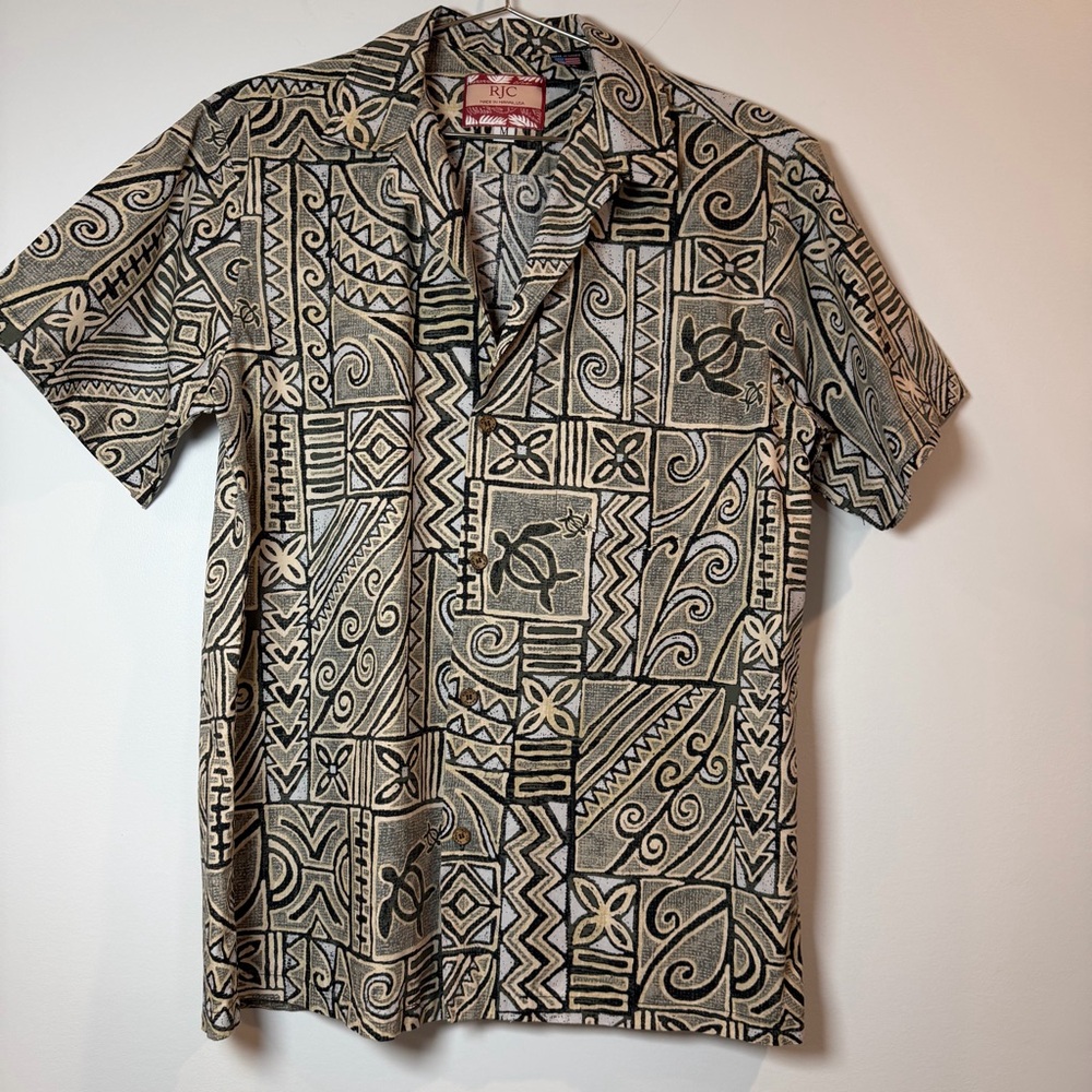 RJC “Tapa Honu” Hawaiian Shirt,w/ Blending Design Polynesian Geo Pattern- Medium